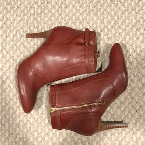 Nine West Cognac Leather booties!